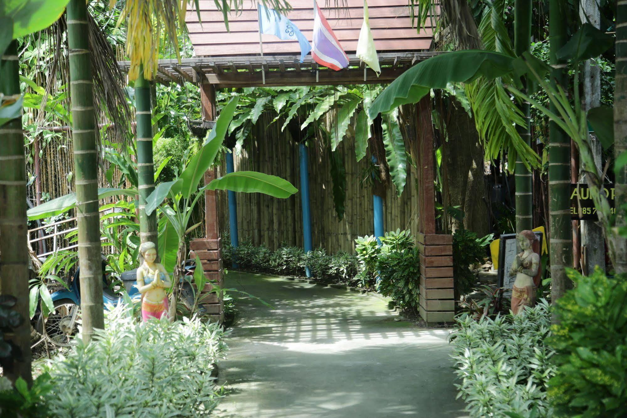 Oyo 585 Freedom Hostel @ Phi Phi Exterior photo