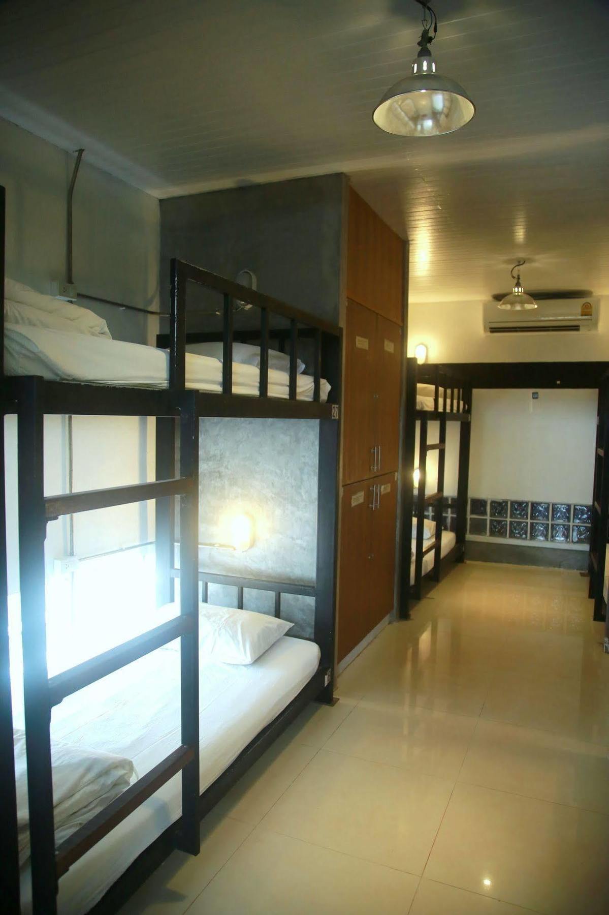 Oyo 585 Freedom Hostel @ Phi Phi Exterior photo