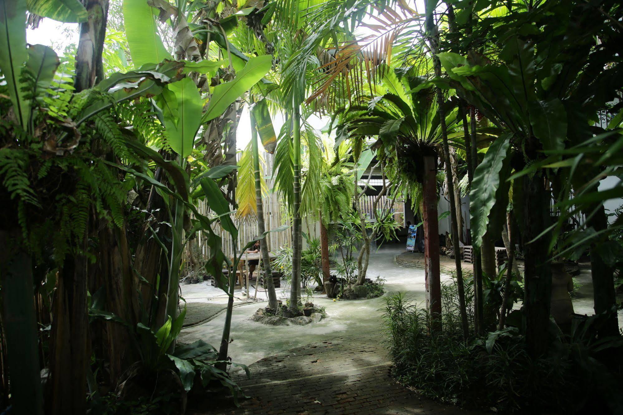 Oyo 585 Freedom Hostel @ Phi Phi Exterior photo