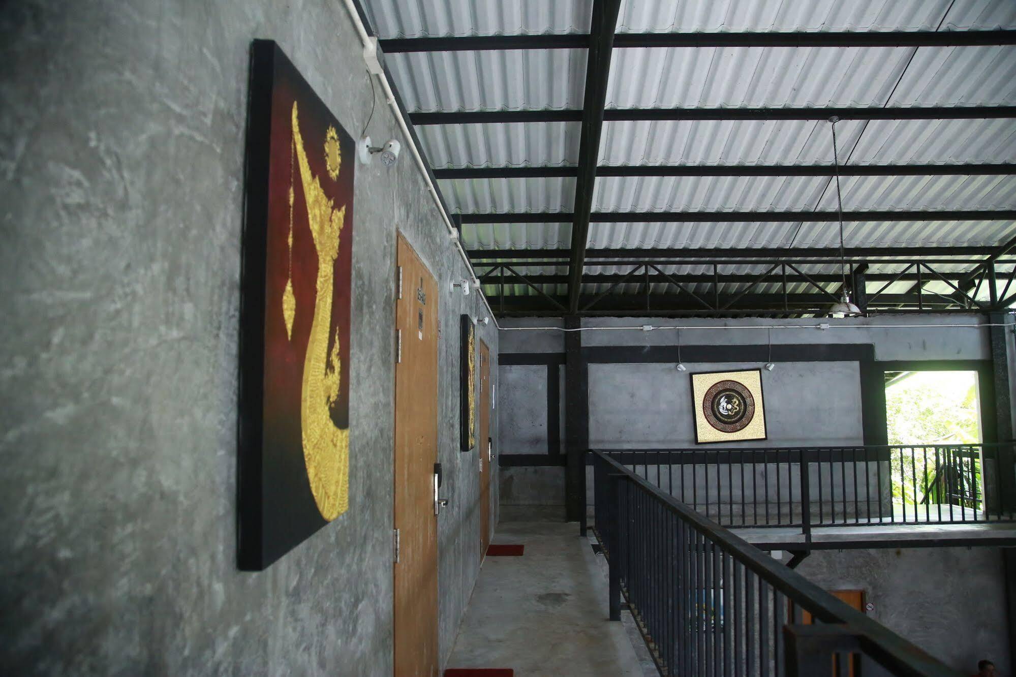 Oyo 585 Freedom Hostel @ Phi Phi Exterior photo
